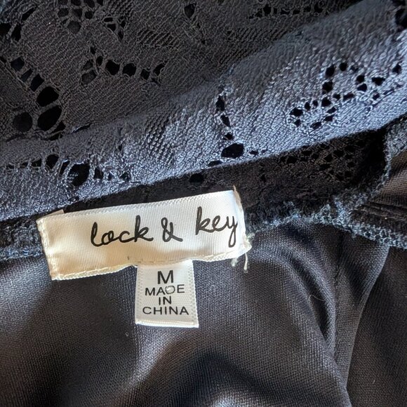 Lock & Key Navy Blue Sleeveless Dress Size M (NWOT) Lace Bodycon Wedding Guest - Picture 3 of 9